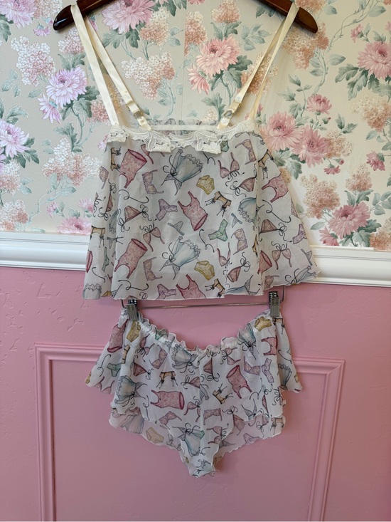 Hanky Panky Other - Hanky Panky Ivory Sheer Camisole & Ruffle Shorts with Pastel Lingerie Print